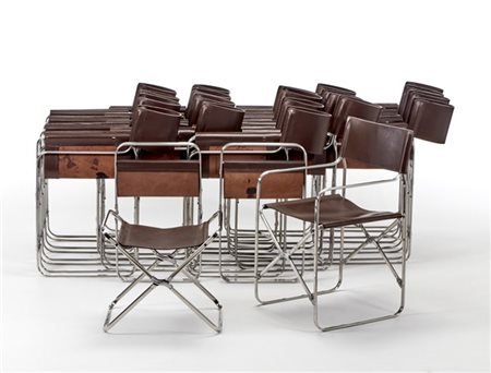 Gae Aulenti Lotto composto da ventuno sedie pieghevoli e tre sgabelli della seri