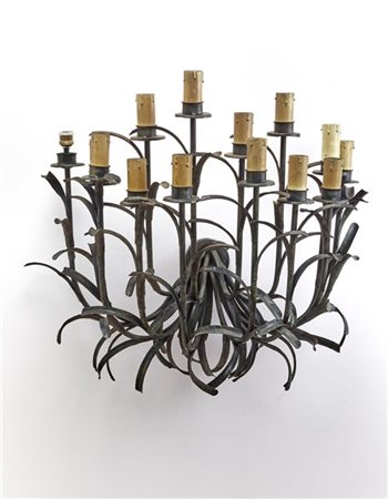 Lampada da parete a quattordici braccia in tubolare e lamina di ferro sagomata