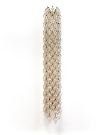 Salviati Applique verticale. Murano, anni '60. Struttura in metallo laccato ed e