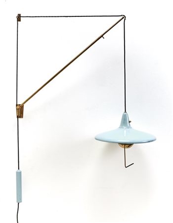 Stilnovo Lampada da parete con braccio orientabile. Milano, anni '50. Ottone e m