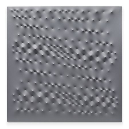 Enrico Castellani, Superficie grigia