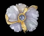 Spilla-pendente in oro, giadeite policroma, diamanti e zaffiro stellato -  manifattura D'AVOSSA, ROMA 