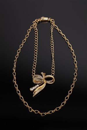 CARDIN PIERRE  - Girocollo a duplice filo, catena dorata e fiocco in strass.