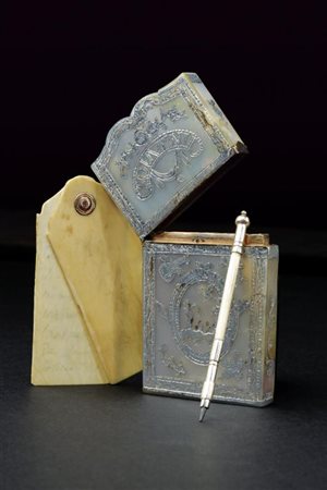 Carnet da ballo madreperla ed argento 1820 Circa