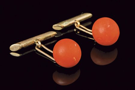 Polsini da camicia in argento con bottone di corallo 