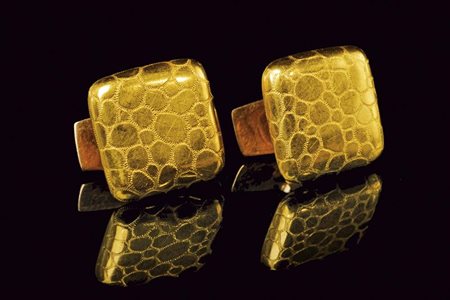 Polsini da camicia di forma quadrata in oro inciso