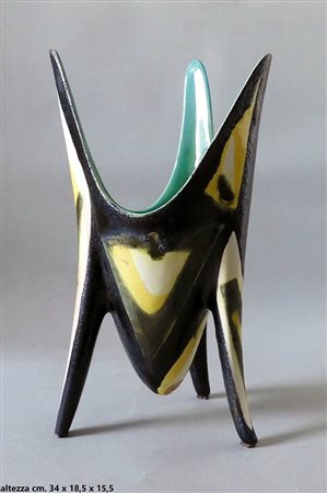 MARIO STURANI (1906-1978) - LENCI <br>Vaso informale con tre piedi e tre punte