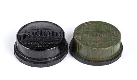 Due portasaponette da viaggio Jodont, una nera e una verde 