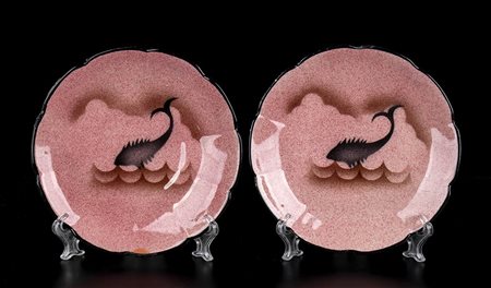 MICA - SESTO FIORENTINO<br>Due piatti rosa decorati all' aerografo 