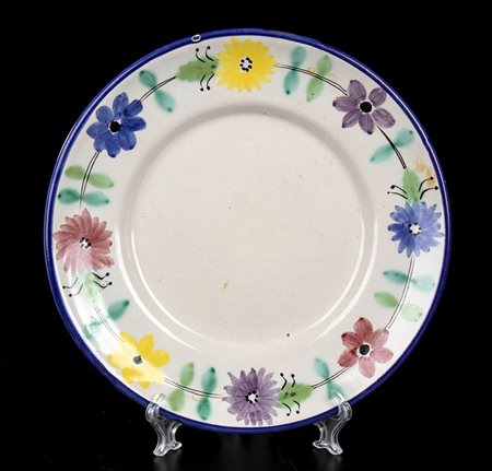 MUSA ROMA<br>Piatto con decorazione di fiori sul bordo