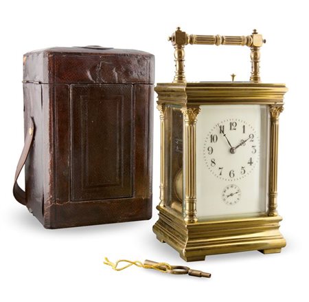 PIECE OFFICIER Orologio da viaggio, Grand Sonnerie, inizi XX secolo, H cm 19...