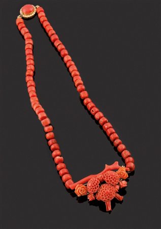 COLLANA DI CORALLO Collana composta da barilotti di corallo, inizi XX secolo,...