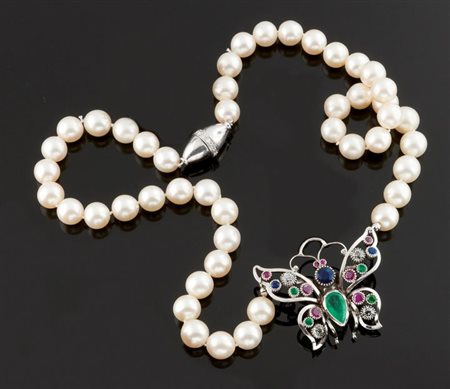 COLLANA DI PERLE Collana composta da un filo di perle dal diam di mm 8,5 a...