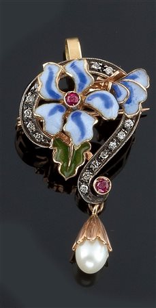 SPILLA CIONDOLO Spilla ciondolo in oro giallo con al centro iris in smalto...