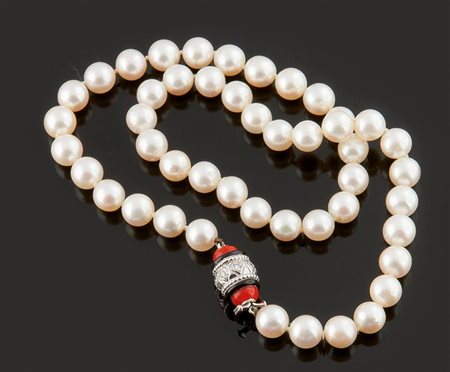COLLANA DI PERLE Collana composta da un filo di perle giapponesi dal diam di...