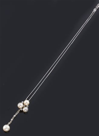 CATENA CON CIONDOLO Catena in oro bianco con ciondolo pendente recante...