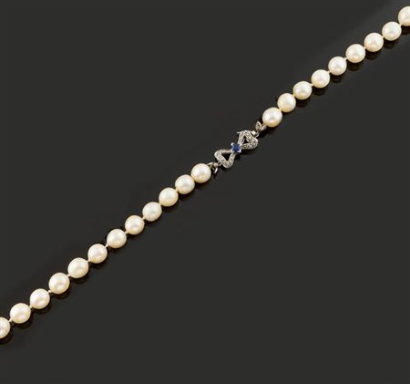 COLLANA DI PERLE Collana composta da un filo di perle giapponesi dal diam di...