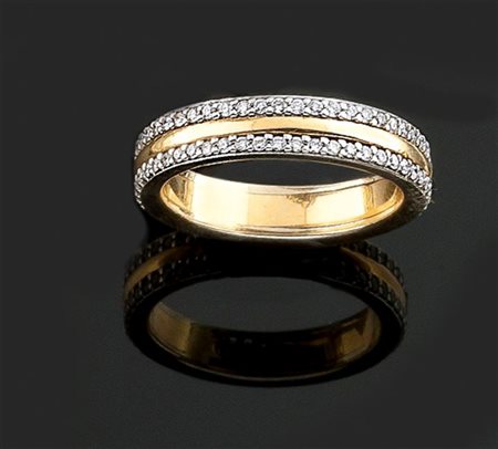 ANELLO Anello in oro giallo, a fascia, con doppia fila di diamanti taglio...
