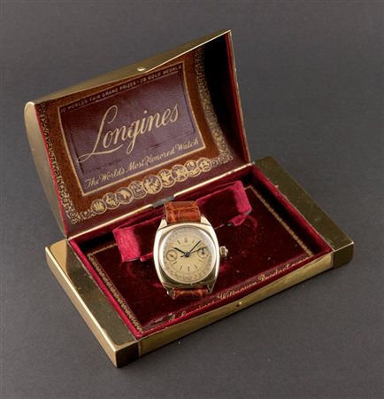 LONGINES Cronografo monopulsante, anni '30 Diam 34 Cassa in oro giallo in due...