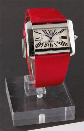 CARTIER Modello "Tank Divan", ref. 2612, serie recente 39x30 Cassa in due...