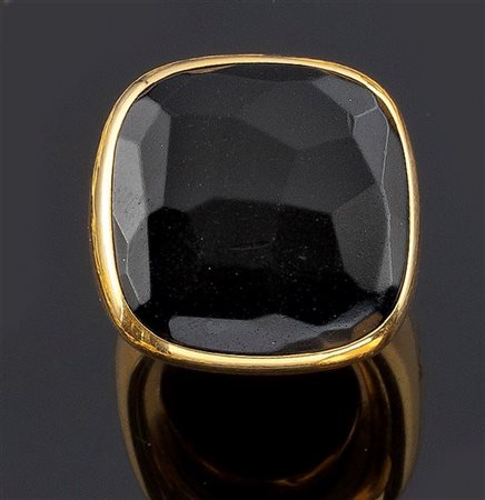 POMELLATO Anello in oro giallo, firmato "Pomellato", sommità recante grande...