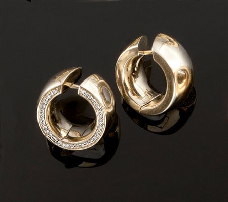VALTER FRANCO RICCI Coppia di orecchini in oro giallo, firmati "Ricci", a...