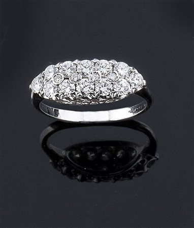 ANELLO Anello in oro bianco sommità in diamanti taglio brillante e 8/8 per...