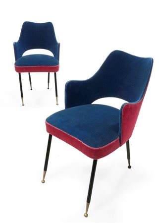 POLTRONE Due poltroncine con rivestimento in velluto rosso e blu, gambe in...