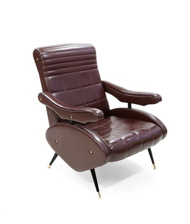 POLTRONA Poltrona reclinabile con rivestimento in similpelle trapuntata,...