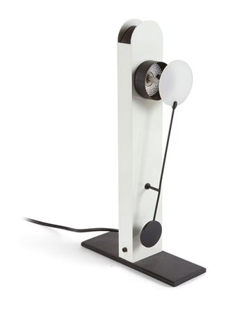 LAMPADA Lampada da tavolo con schermo mobile in plexiglass opalino. h cm 36