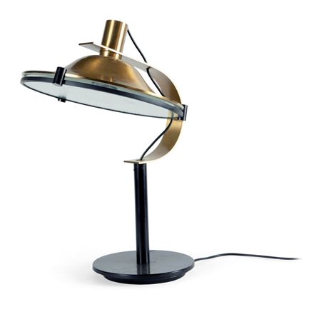 LAMPADA Lampada da tavolo in ottone zapponato e metallo laccato. Diffusore...