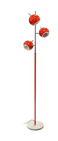 LAMPADA Lampada a tre riflettori orientabili con struttura in ottone cromato...