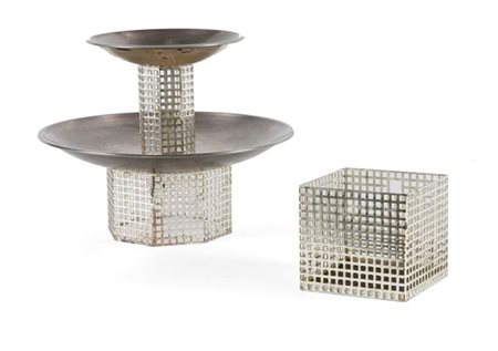 HOFFMAN JOSEF Lotto di due oggetti in metallo argentato. Riedizione BF Plast...