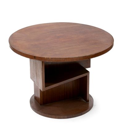 TAVOLINO Tavolino con supporto centrale costituito da elementi contenitori di...