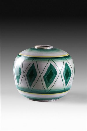 THAYAHT (ERNESTO MICHAHELLES) Vaso in ceramica con decoro geometrico nei toni...