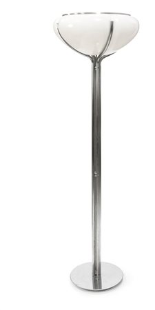 LAMPADA Lampada da terra con struttura in tubo metallico cromato. Paralume in...