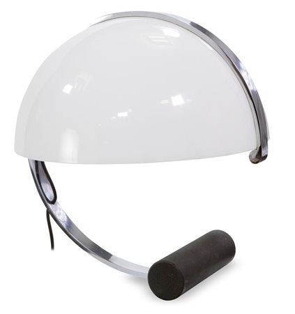 LAMPADA Lampada da tavolo con base in ferro verniciato nero e stelo cromato h...