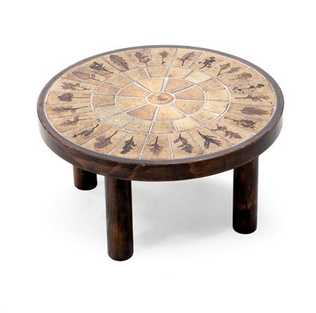 CAPRON ROGER Tavolino con struttura in larice mordenzato, piano composto da...