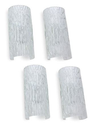 BAROVIER E TOSO ATTR. A Quattro appliques in vetro rugiadoso soffiato in...