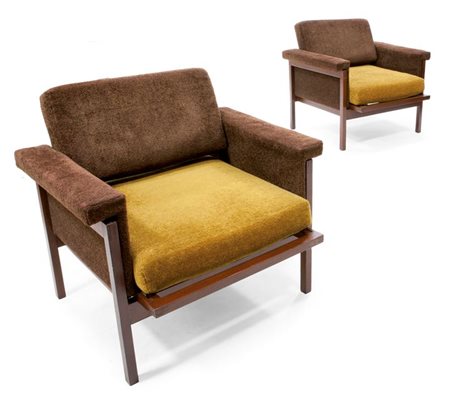 POLTRONE Due poltrone in legno di teak con imbottitura in poliuretano...