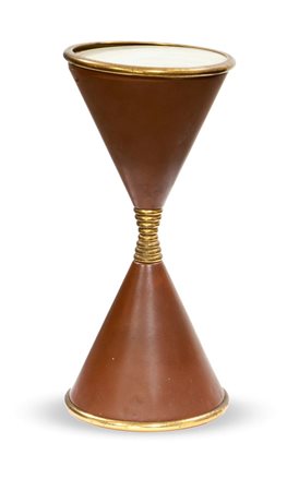 ARREDOLUCE (ATTRIBUITO) Lampada da tavolo a clessidra in ottone e vetro...