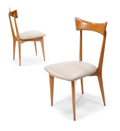 PARISI ICO (ATTR.) Quattro sedie in legno di acero con rivestimento in simil...