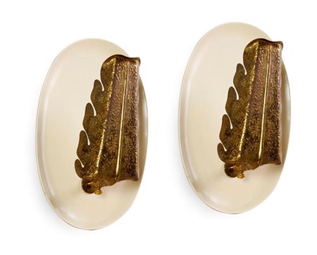 COLLI PIER LUIGI Due appliques Schermi a foglia in ferro battuto e dorato,...