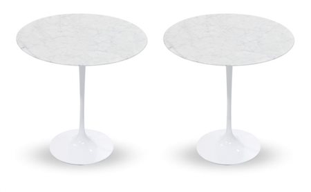 SAARINEN EERO Due tavolini con base in fusione di alluminio e piano in marmo...
