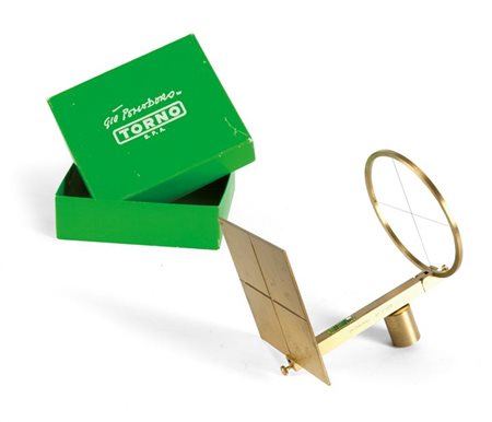 POMODORO GIO Squadro in ottone massiccio con bolla d'aria in plastica....