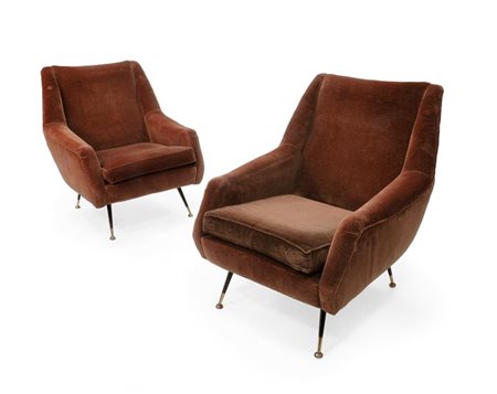 POLTRONE Coppia di poltrone con rivestimento in velluto, gambe in metallo...