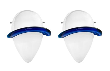 Venini, N. 2 Applique lattimo e blu. H cm 29x28.