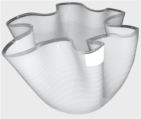 Murrina Murano. Anni ‘60. Vaso in vetro lattimo a forma di cartoccio. . H cm...