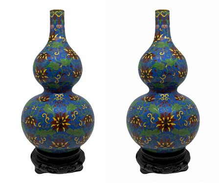 Coppia di vasi cinesi con base. H cm 23