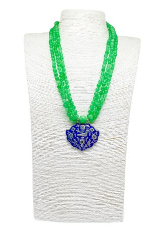 Collana con centrale argentato e tre fili di sferette di Giada, chiusura in...